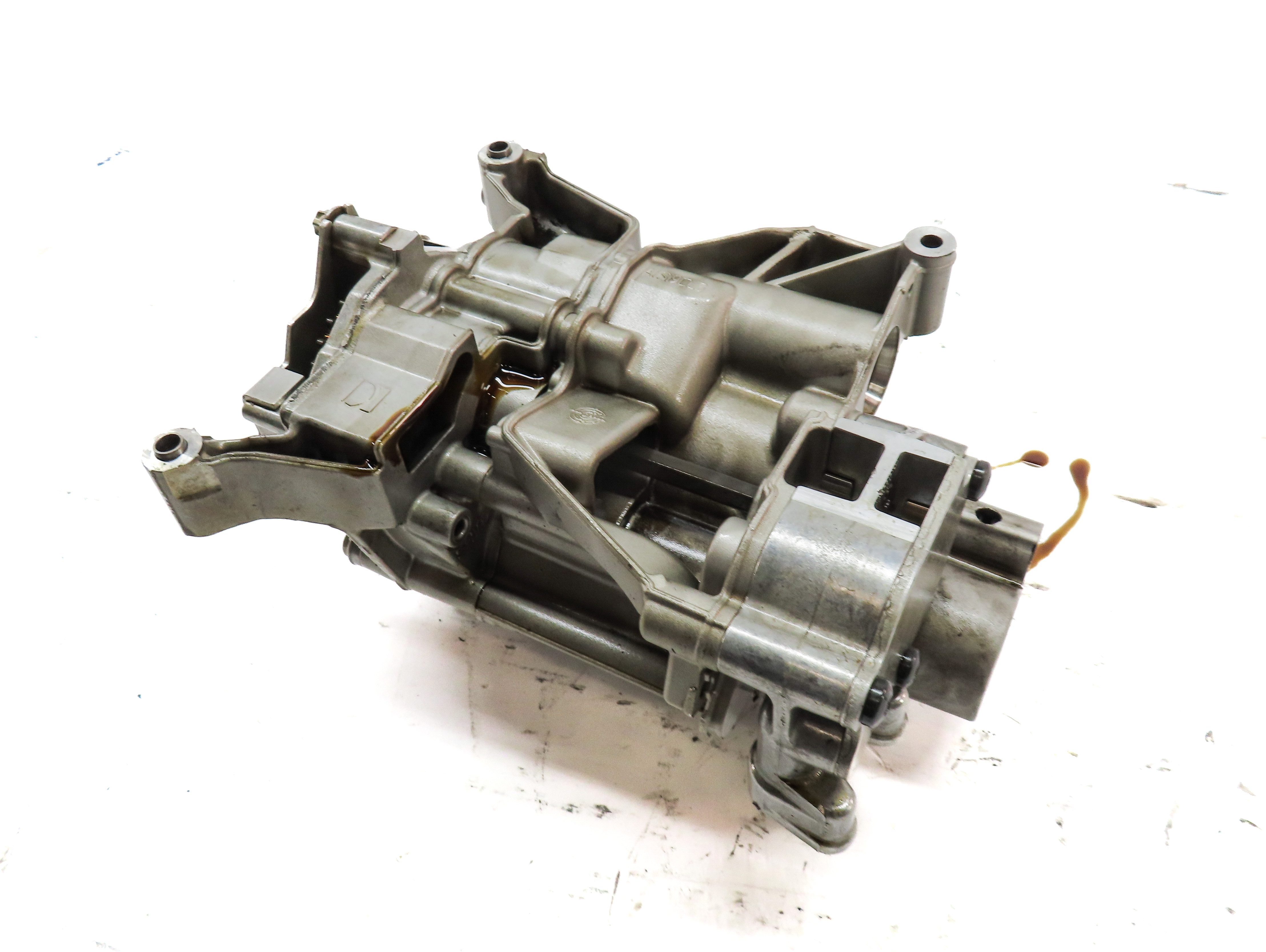 2011 PORSCHE CAYENNE (958) 4.8L (M48.52) TURBO ENGINE OIL PUMP — exact item pictured